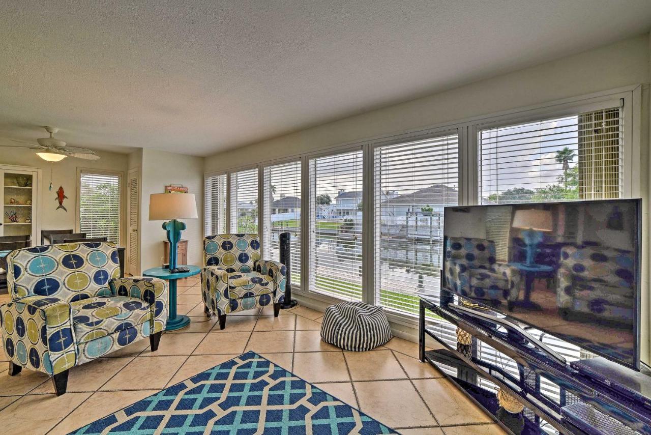 Breezy Corpus Christi Condo With Deck And Fishing Dock Экстерьер фото