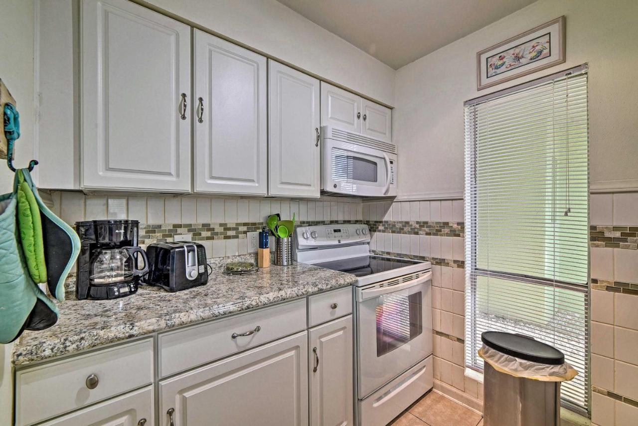 Breezy Corpus Christi Condo With Deck And Fishing Dock Экстерьер фото