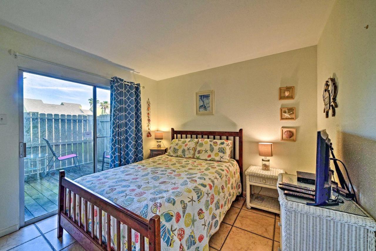 Breezy Corpus Christi Condo With Deck And Fishing Dock Экстерьер фото