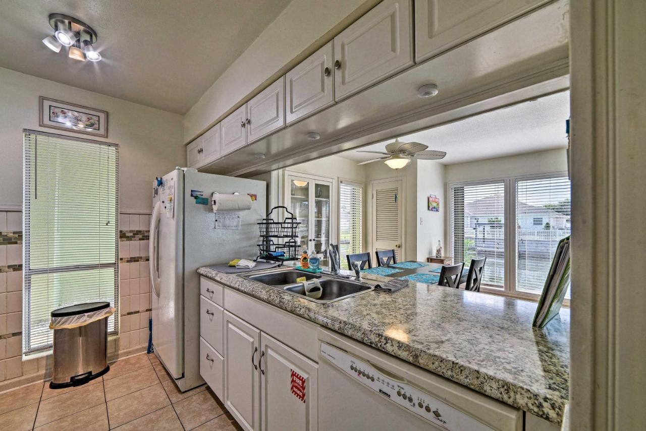 Breezy Corpus Christi Condo With Deck And Fishing Dock Экстерьер фото
